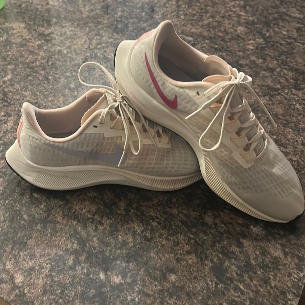 Women’s Nike Pegasus 37